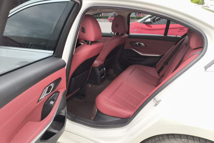 Used BMW 3 Series 2021 Second Facelift 325i M Sport Package Left Rear Seat