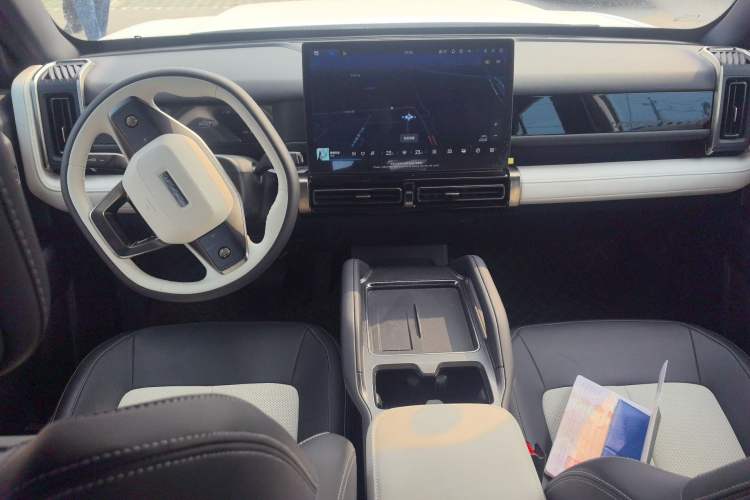 Used iCAR 03T 2024 520km Two-Wheel Drive Long-Range Version Center Console