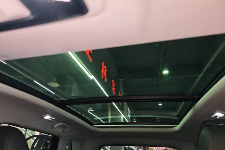 Used Oshan Z6 2022 Blue Whale 1.5T DCT Smart Navigation Model