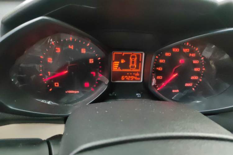 Used Chery Fengyun 2 2013 Hatchback 1.5L Manual Ruiyi Edition Odometer Close Up