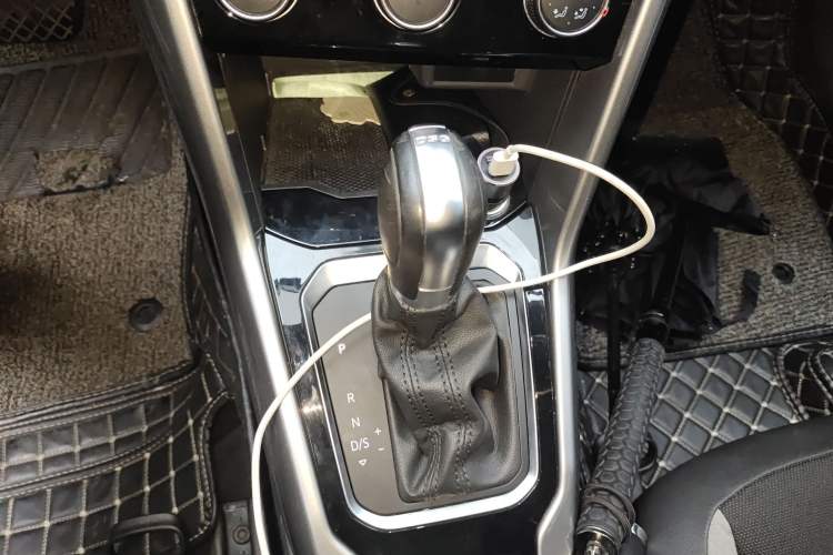 Used Volkswagen T-ROC 2018 230TSI DSG Two-Wheel Drive Advanced Version China V Standard