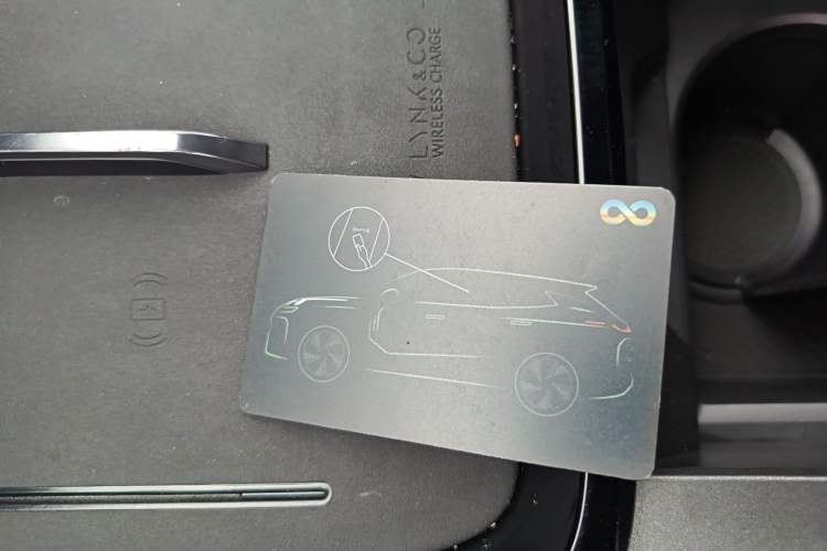 Used Lynk & Co 08 EM-P 2023 220km All-Wheel-Drive Performance Halo