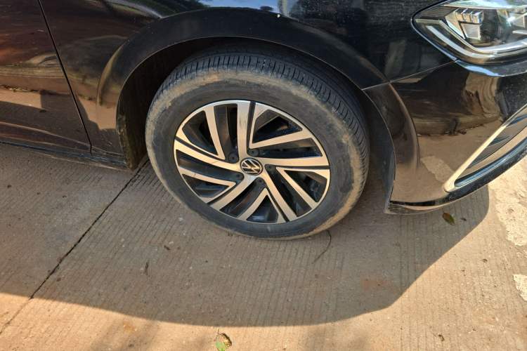 Used Volkswagen Lavida 2023 300TSI DSG Full-Comfort Edition Right Front Wheel Hub