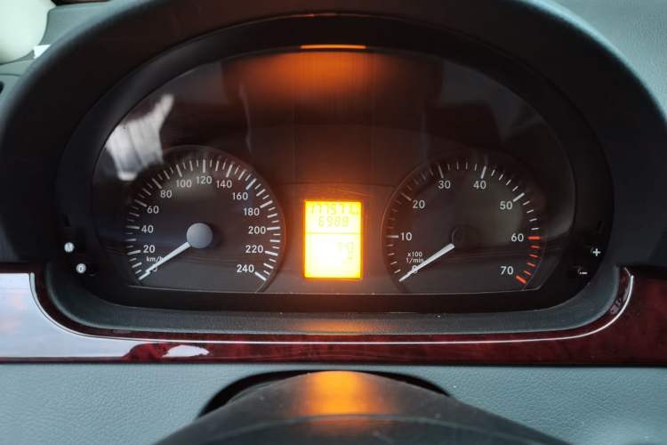 Used Mercedes-Benz Vito 2013 3.0L Elite Edition Instrument Cluster