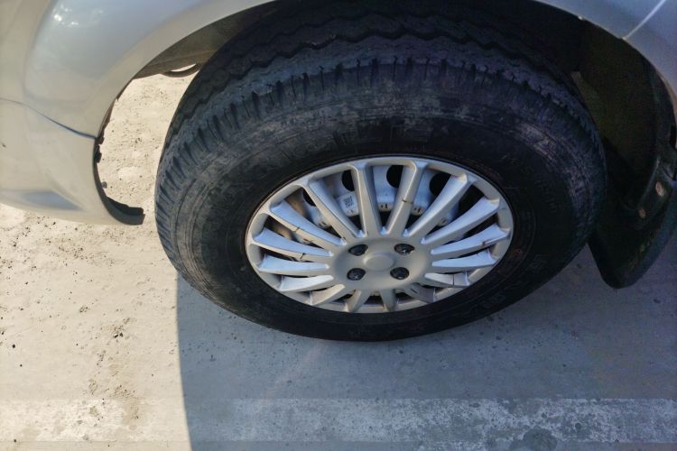 Used Dongfeng Yufeng Yufeng 2020 2.3T Economy Standard Edition VAN Short Wheelbase Mid-Roof 3-Seater WP2.3
