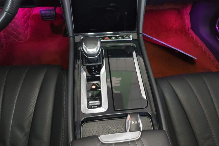 Used Hongqi H5 2023 1.5T HEV Smart Connect Flagship Edition
