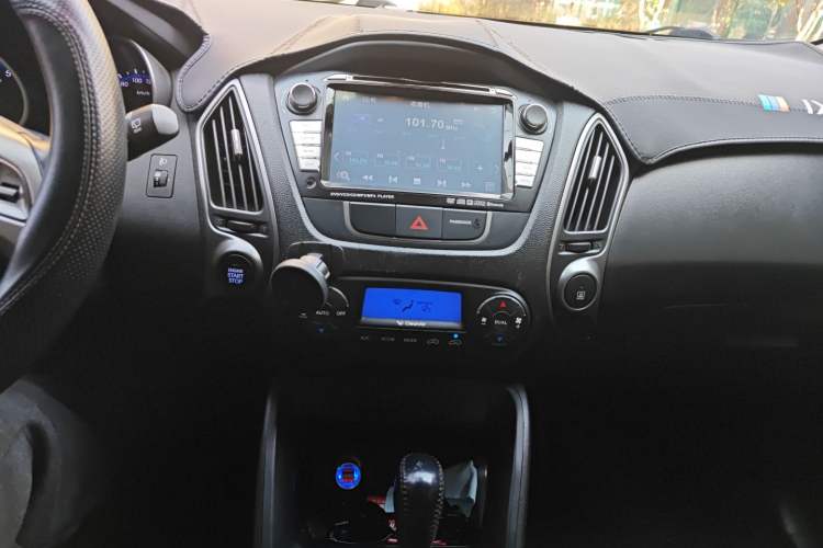 Used Hyundai ix35 2013 2.0L Automatic Two-Wheel Drive Smart GLS China IV Standard