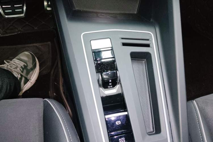 Used Volkswagen Golf 2023 Facelift 280TSI DSG R-Line Lite