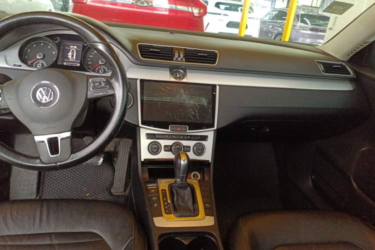 Used Volkswagen Magotan 2015 1.8TSI Advanced Model
