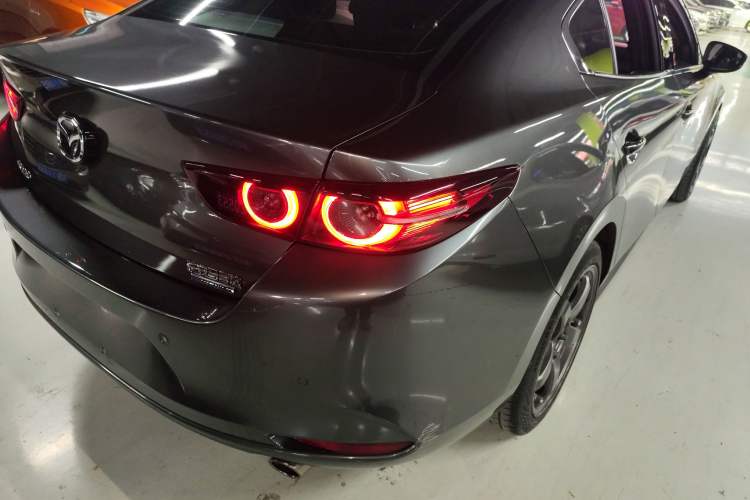 Used Mazda 3 Axela 2020 2.0L Automatic ZhiZun Edition
