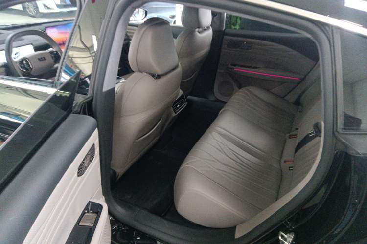 Used Geely Galaxy 8 2025 130km EM-P Starship Edition
