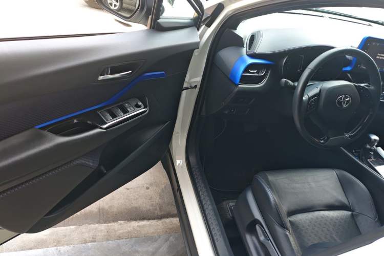 Used Toyota IZOA 2020 2.0L Yichi Version Driver Seat