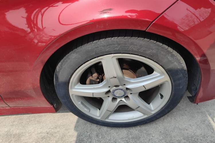 Used Mercedes-Benz CLS 2016 CLS 260 Elegant Edition Right Front Wheel Hub