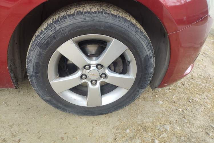 Used Chevrolet Cruze 2013 1.6L SE MT Right Front Wheel Hub