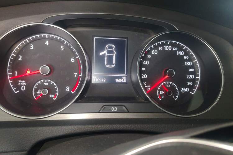 Used Volkswagen Golf 2016 230TSI Automatic Comfort Version Odometer Close Up