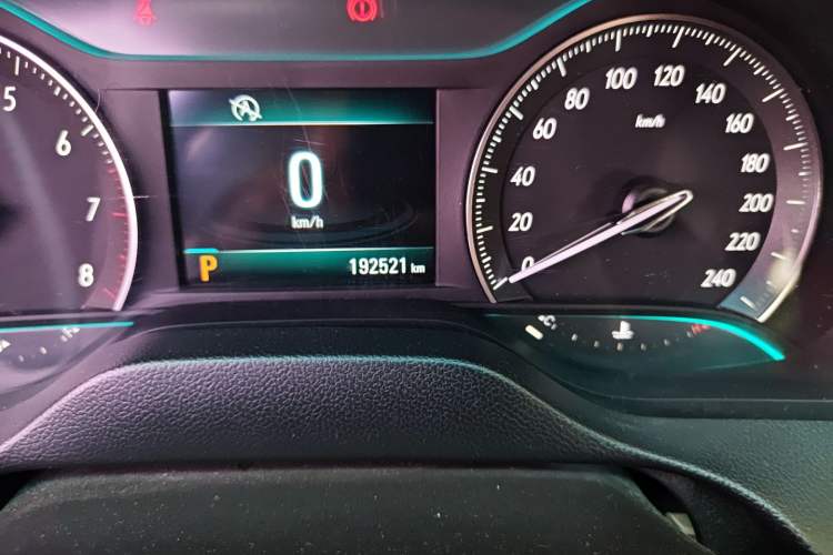 Used Buick GT 2015 15N Automatic Elite Version Odometer Close Up