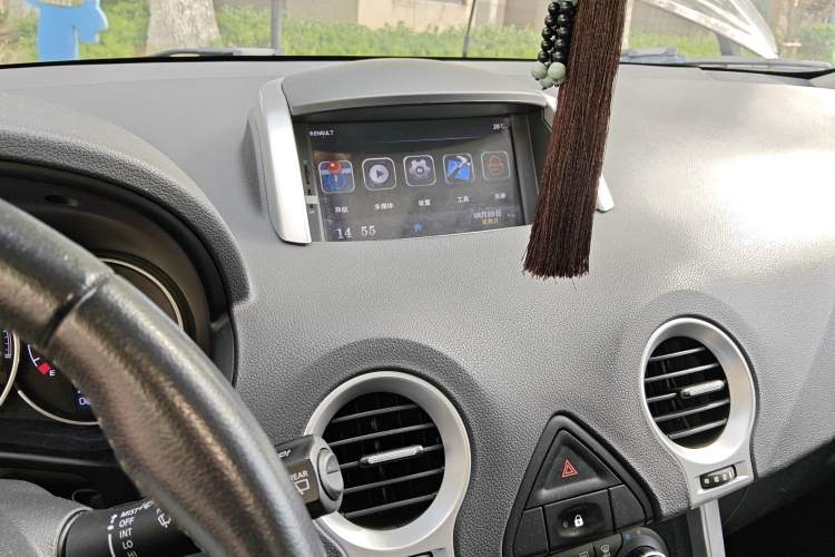 Used Renault Koleos 2013 2.5L Two-Wheel-Drive Urban Edition
