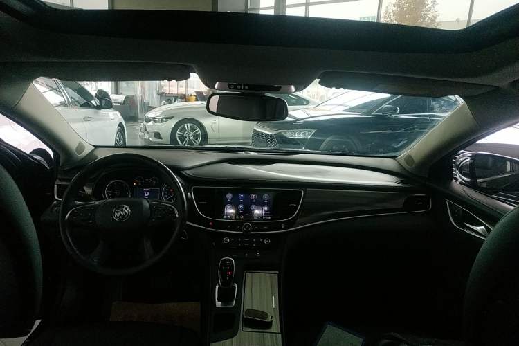 Used Buick LaCrosse 2019 28T Luxury Version
