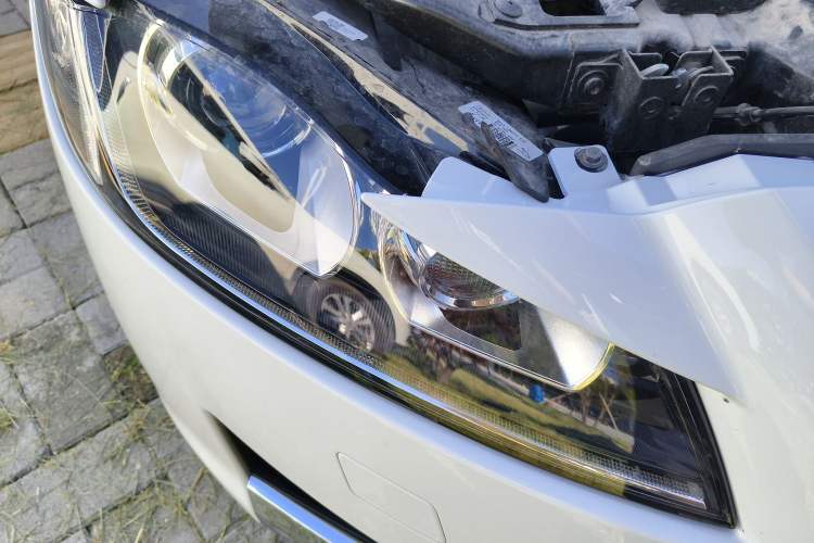 Used Jaguar XFL 2020 XFL 2.0T P200 Two-Wheel-Drive Windflower Edition Right Front Headlight