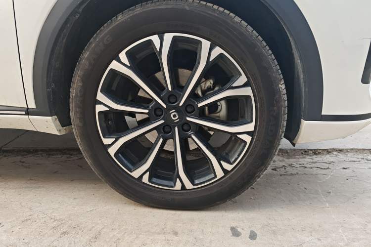 Used CHANGAN NEVO Q05 2025 Truly Delicious Version 125 Deluxe Edition Right Front Wheel Hub