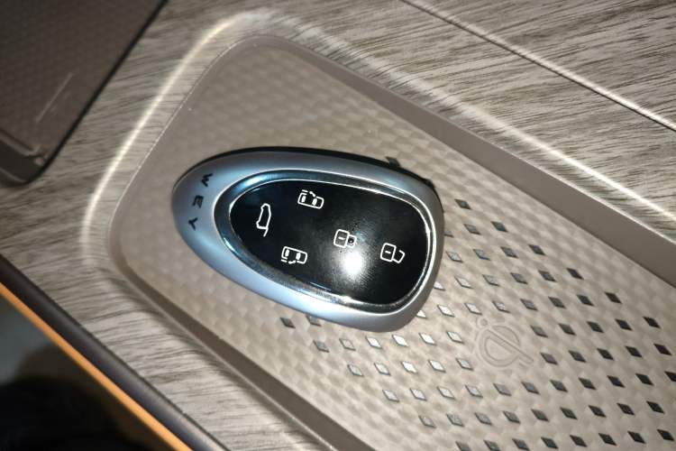 Used Wey Gaoshan 2025 Four-Wheel Drive Alpine 8 Interior 1