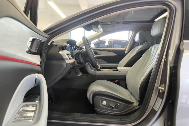 Used Hongqi H5 PHEV 2025 170 Super Hybrid Version
