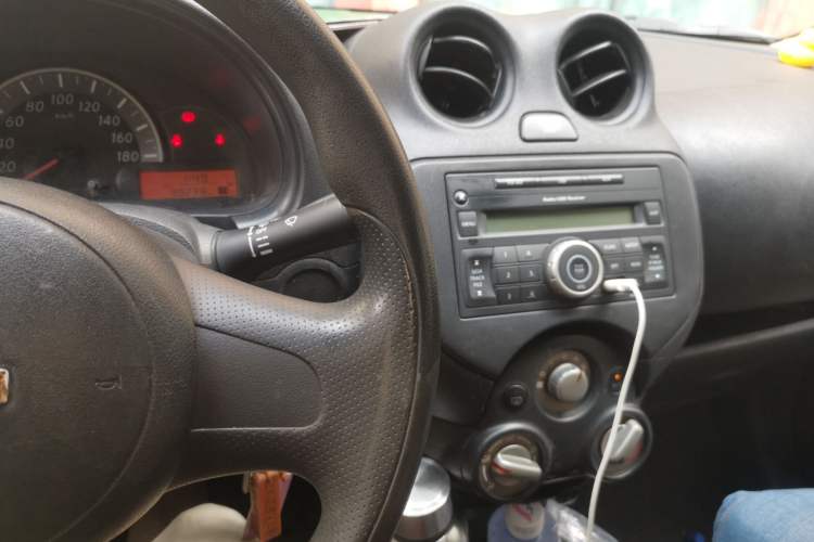 Used Nissan March 2015 1.2L Manual Easy-Enjoy Version
