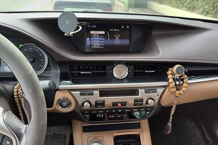 Used Lexus ES 2017 200 30th Anniversary Edition
