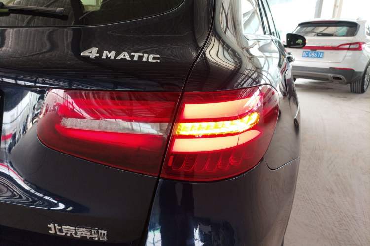 Used Mercedes-Benz GLC 2016 GLC 260 4MATIC Luxury Model