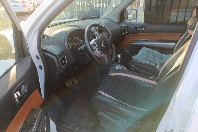 Used Dongfeng Fengdu MX6 2016 2.0L CVT Two-Wheel Drive Excellence Edition
