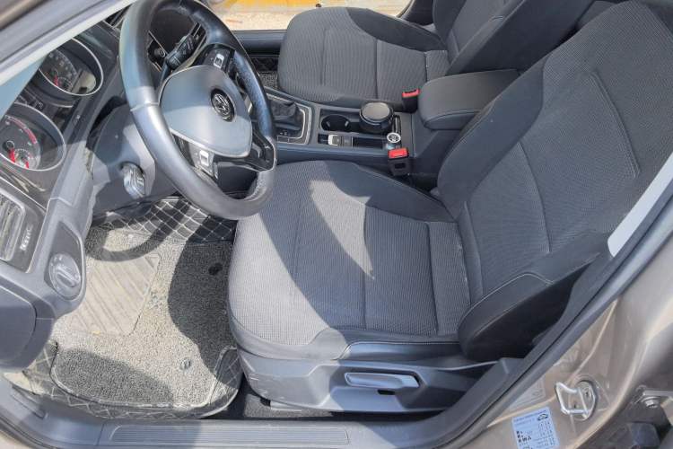 Used Volkswagen Golf 2018 230TSI Automatic Comfort Model
