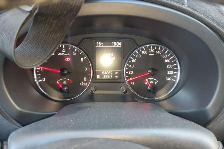 Used Dongfeng Fengdu MX6 2016 2.0L Manual Two-Wheel Drive Navigation Edition Instrument Cluster