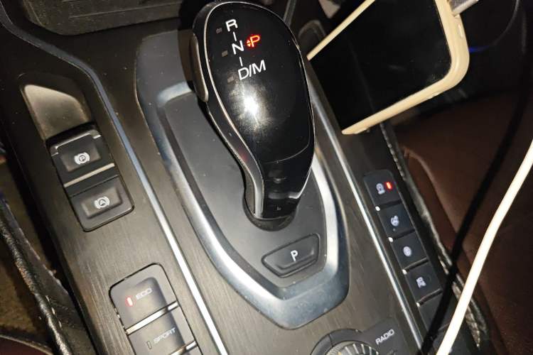 Used Wey VV6 2021 2.0T Two-Wheel Drive Smart Protection+
