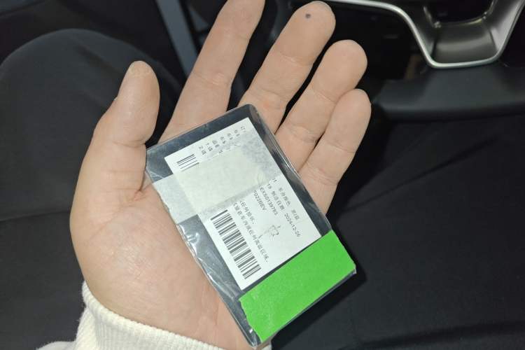 Used Volvo EX30 2025 Rear-Drive Long-Range Plus Model