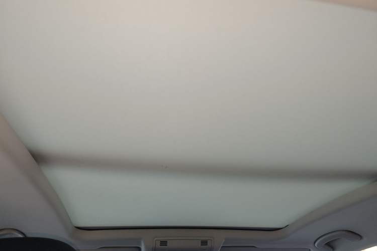 Used Volkswagen T-ROC 2021 280TSI DSG Two-Wheel Drive Comfort Connect Edition
