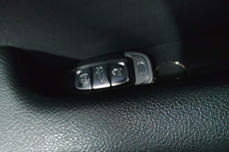 Used Hongqi H7 2017 1.8T Tech Model Interior 1