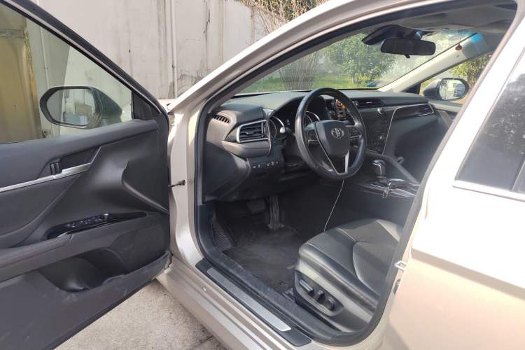 Used Toyota Camry 2019 2.5G Luxury Edition China VI Standard