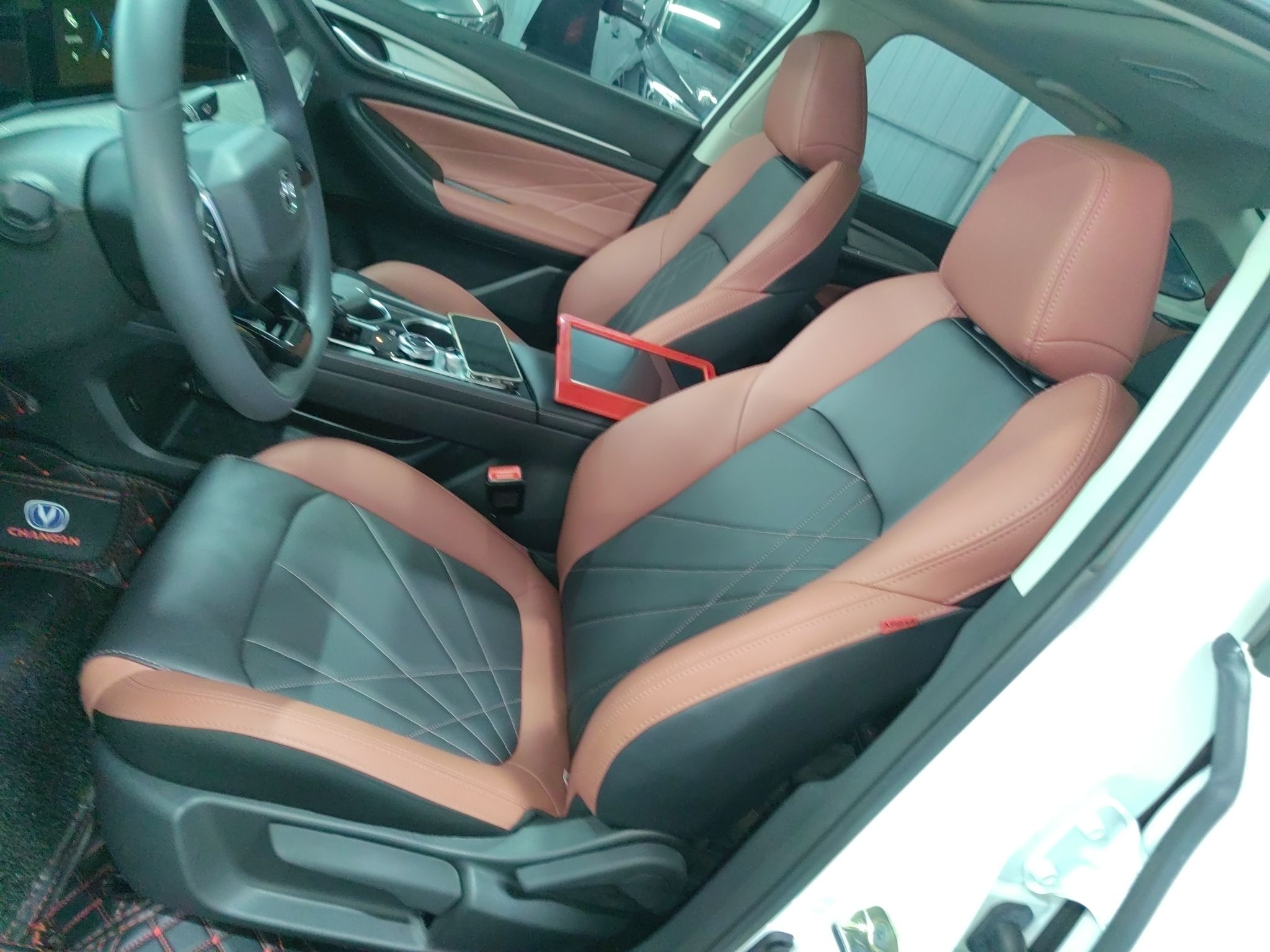 Переднее сиденье в автомобиле