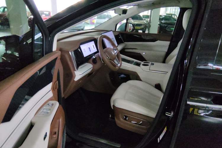 Used BYD Xia 2025 DM-i 1.5T 180km Beyond Edition
