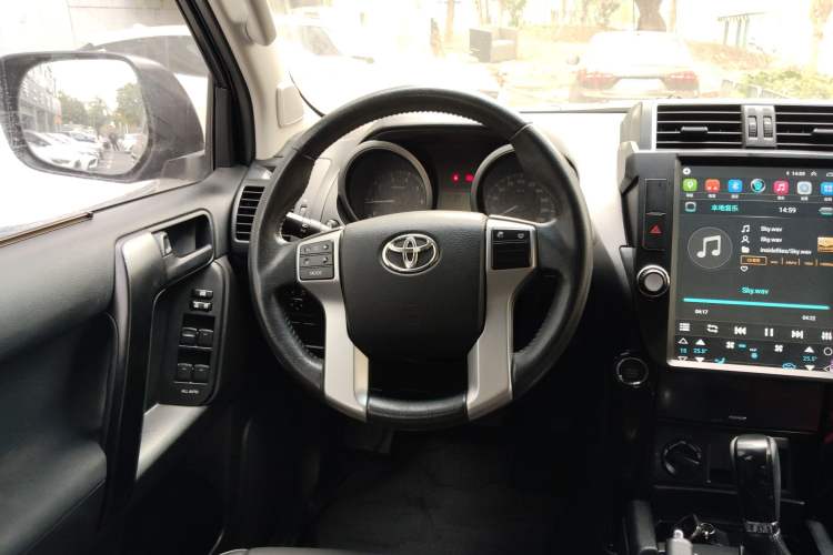 Used Toyota Prado 2014 2.7L Automatic Luxury Edition
