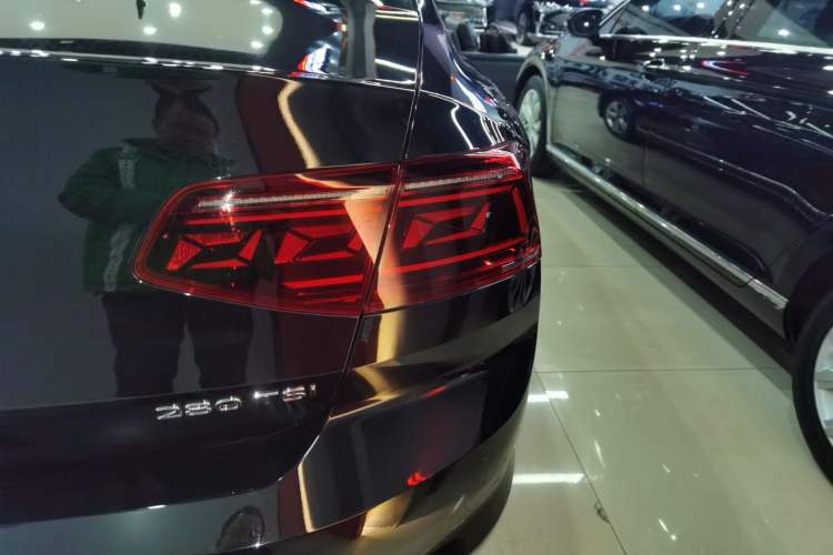 Used Volkswagen Magotan 2025 Zhongxiang Version 280TSI DSG Comfort Edition