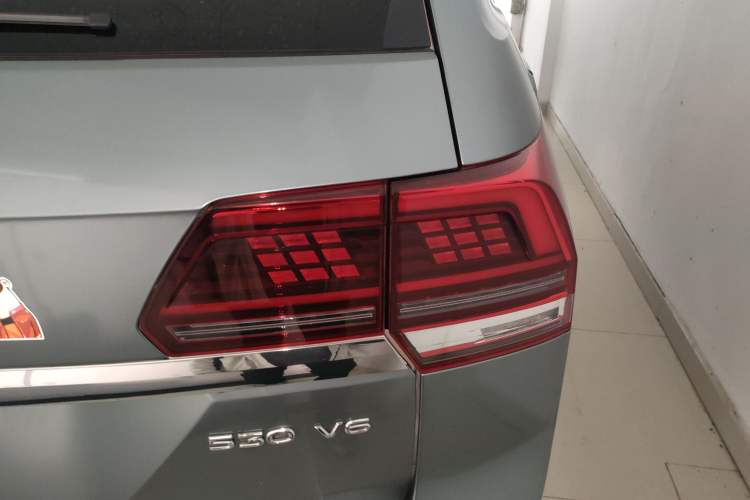 Used Volkswagen Teramont 2020 330TSI Two-Wheel-Drive Luxury Edition China VI Standard Right Rear Taillight