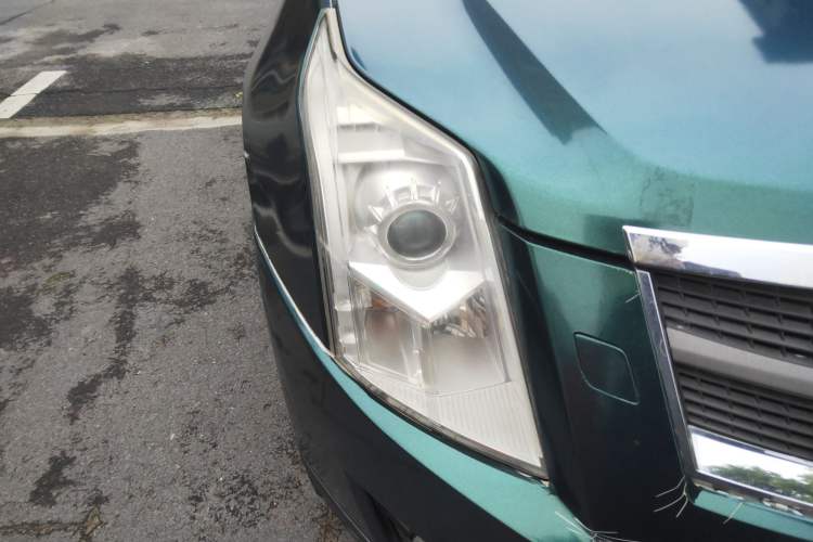 Used Cadillac SRX 2012 3.0L Elite Edition Right Front Headlight