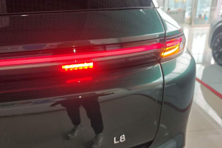 Used Li Auto L8 2023 Pro Model
