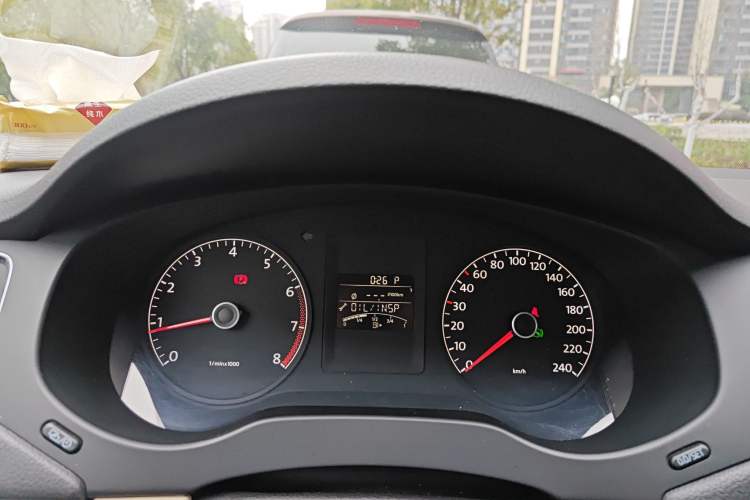 Used Volkswagen Sagitar 2012 1.6L Automatic Comfort Edition Instrument Cluster