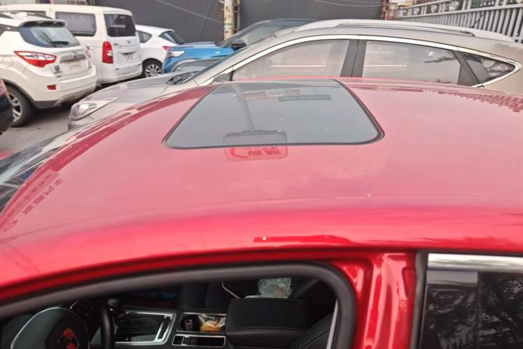 Used Roewe i6 2017 20T Automatic Internet ZhiZun Edition Roof