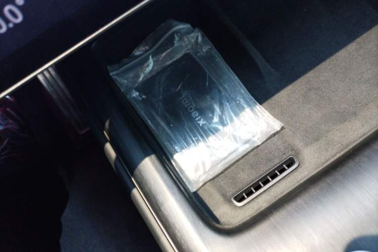 Used Xiaomi Auto SU7 2024 Four-Wheel Drive Ultra-Long Range Advanced Intelligent Driving Max Edition
