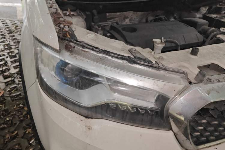 Used Haval H1 2016 Revised Version Blue Badge 1.5L AMT Luxury Edition Right Front Headlight