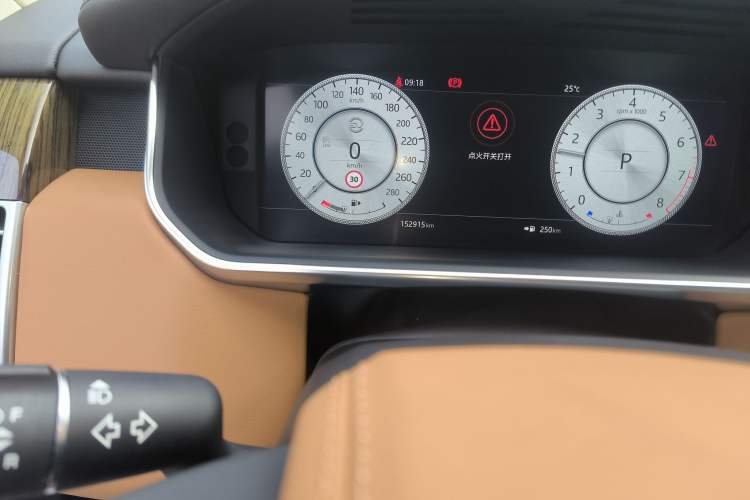 Used Land Rover Range 2018 3.0 SC V6 Vogue SE Long-Wheelbase Edition Odometer Close Up