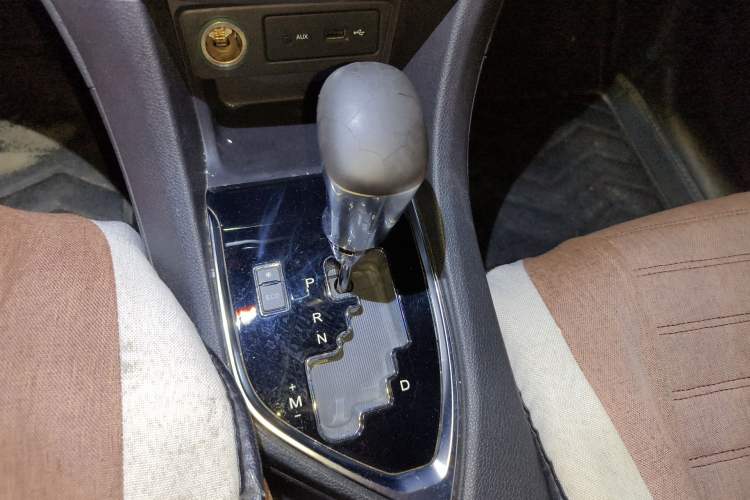 Used Dongfeng Aeolus AX5 2017 1.4T Automatic Qushang Model Gear Lever